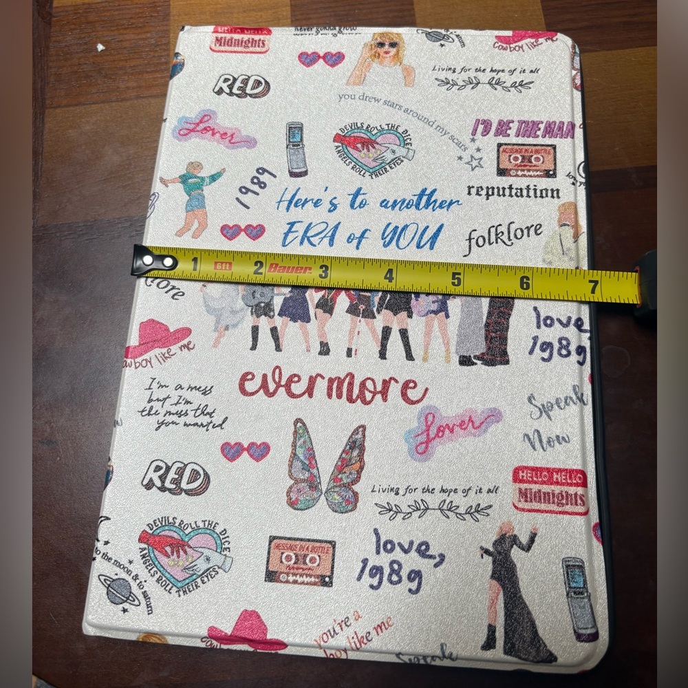 Taylor Swift Patterned Tablet Case - Picture 2 of 5